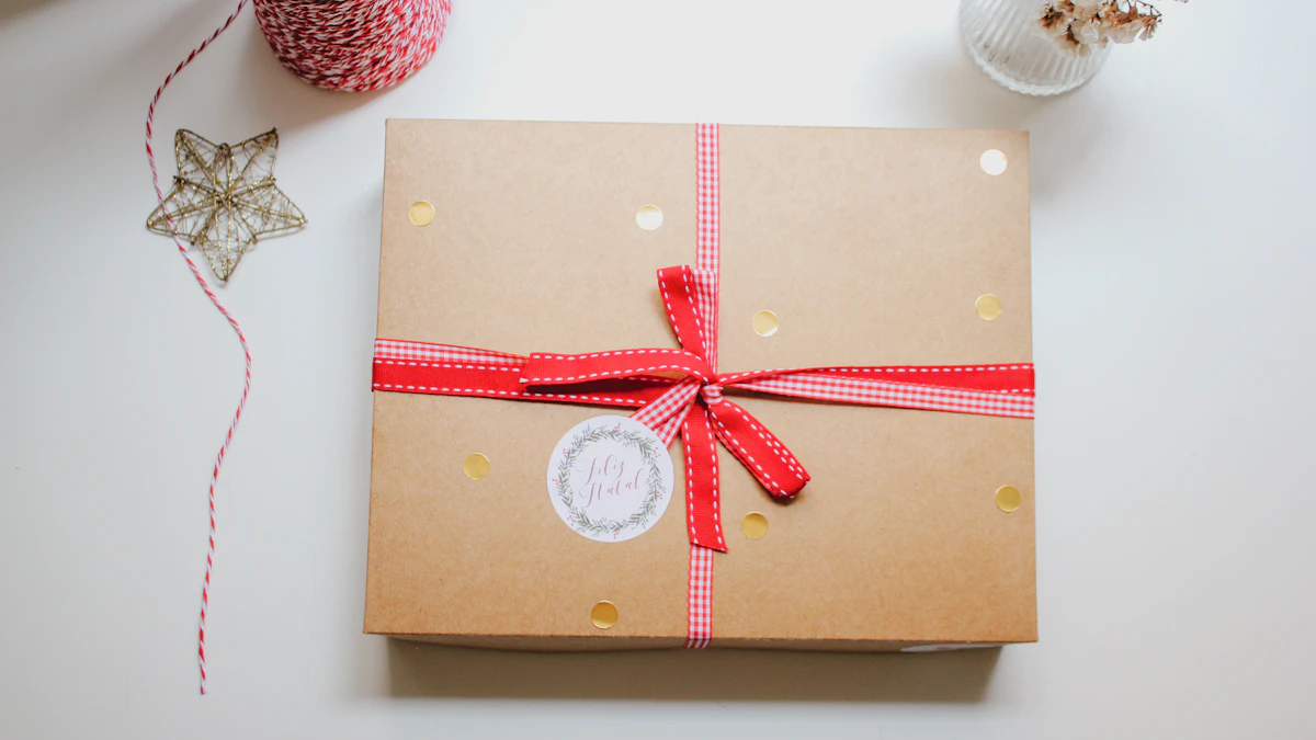 Idée cadeau homme : un paquet kraft ficelé choisi selon son âge et ses usages