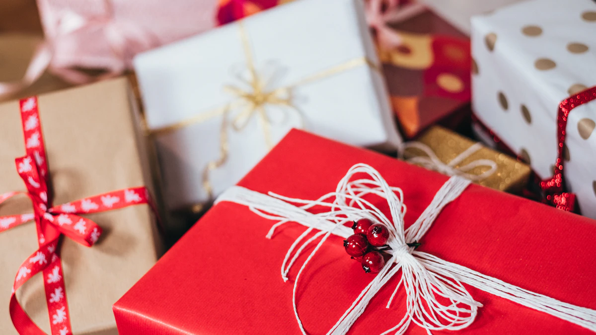 Idée cadeau de Noël pour ado : des paquets colorés triés par budget